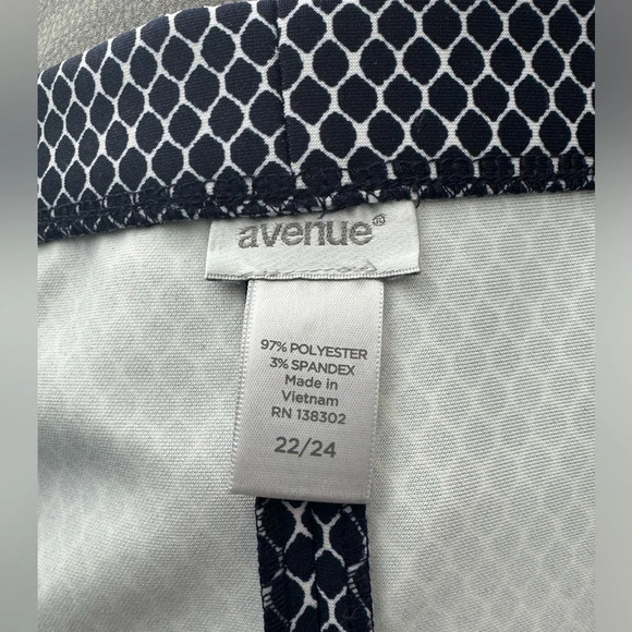 Avenue Midi Skirt - Picture 3 of 7